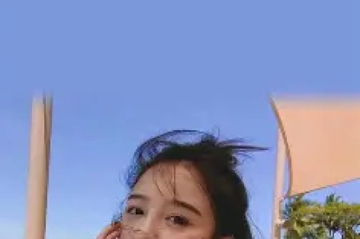 又一网红美女出八卦穿着被拳王摸腰双方都是已婚人士