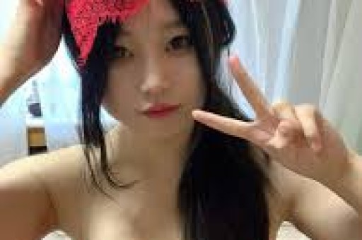 高迪自曝与大美的“网红恋曲”：酒店同房一幕、马赛克恋情与直播倦怠